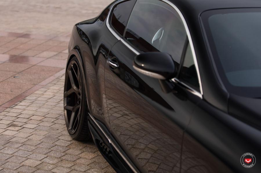Детали экстерьера Bentley Continental GT on Vossen Wheels (CG-205) 2019 года  (фото 15 из 36)